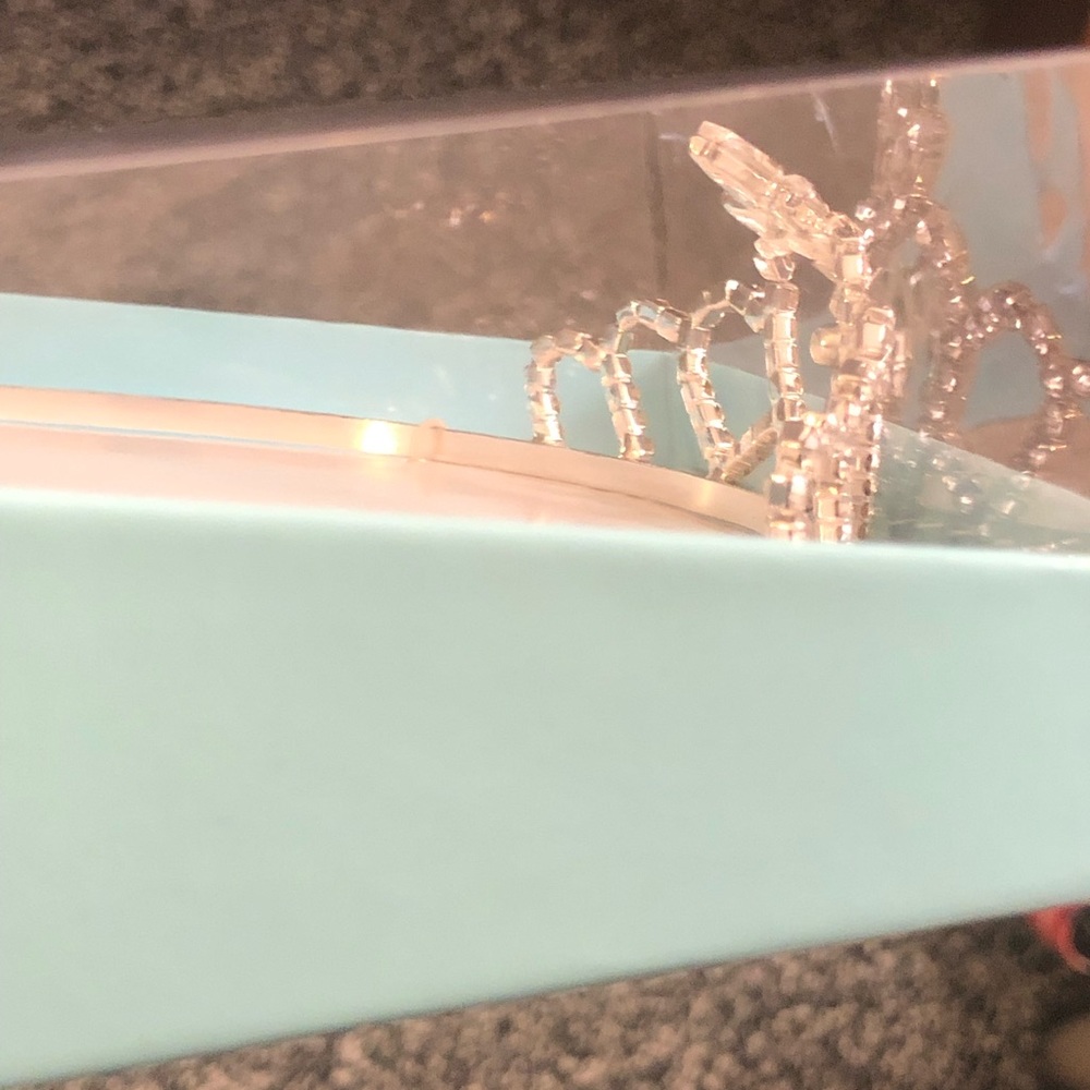 Tiara - Picture 2 of 9